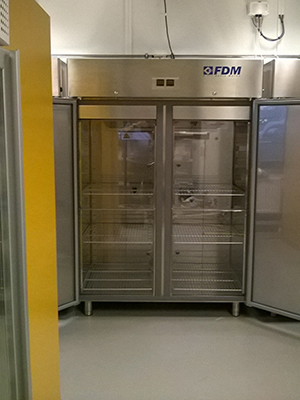 FDM klimaatkasten opstelling met glazen deur in ziekenhuis apotheek